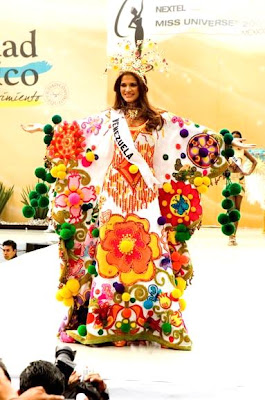 What is the national costume of Mexico?